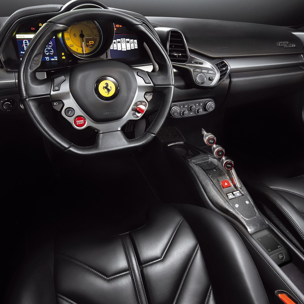 Ferrari 以信息系統(tǒng)集成驅(qū)動(dòng)極致性能與奢華體驗(yàn)
